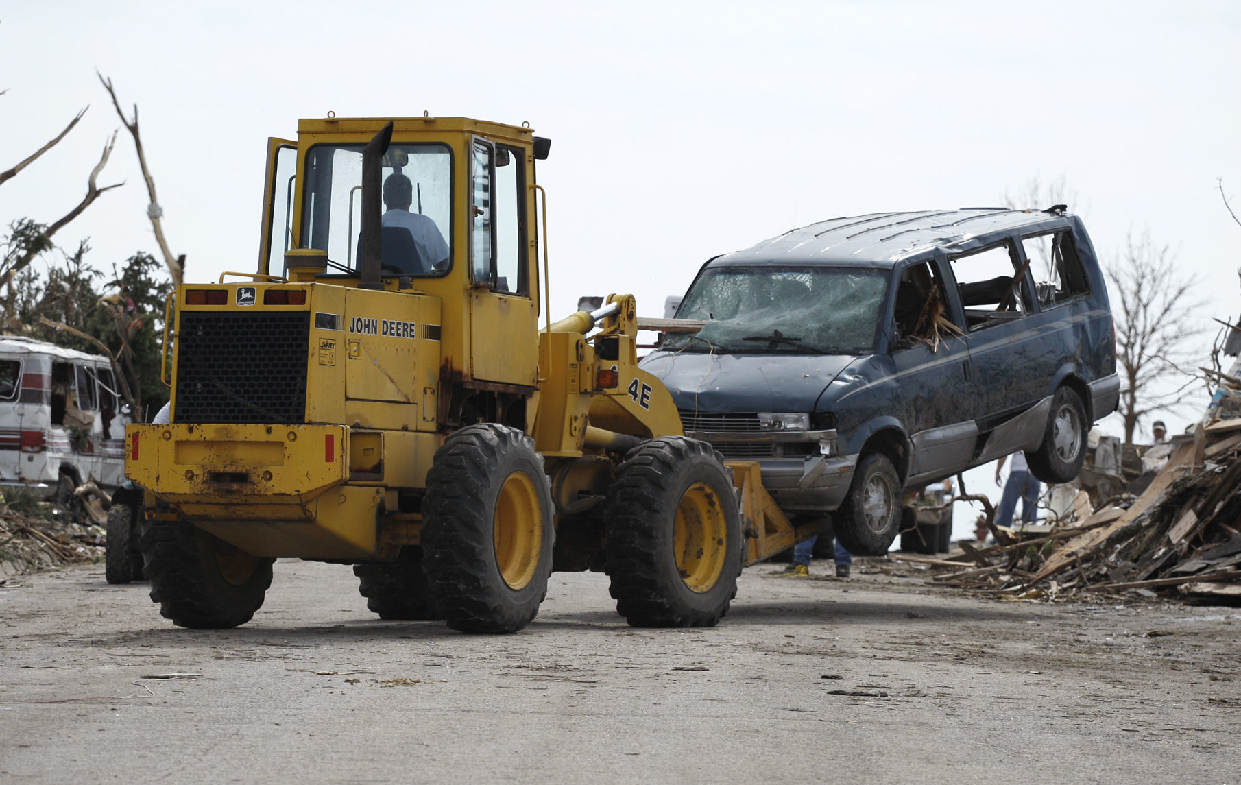 052608mp-parkersburg-torn-24